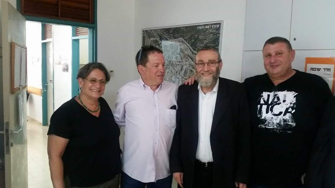 ראש המועצה ישראלי ביחד עם יו"ר ועדת הכספים ומטה המאבק