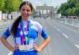 נגה קורן, רוכבת האופניים מבית גוברין מציגה לראווה (ובגאווה!) שלןש מדליות בהן זכתה במסגרת המשחקים